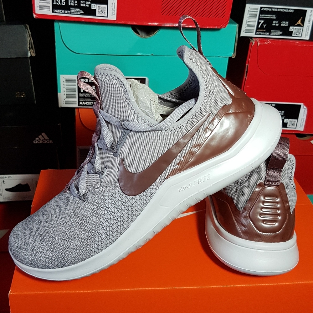 Nike Free TR 8 PREMIUM "JUST DO IT" WOMEN'S US SIZE 6 BRAND NEW IN BOX